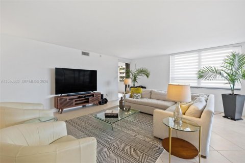 Condo in Bal Harbour, Florida, 2 bedrooms  № 2086637 - photo 5