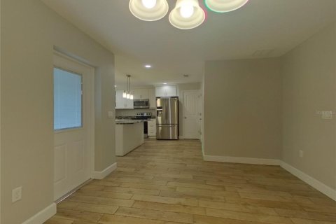 Casa en alquiler en Tampa, Florida, 3 dormitorios, 185.06 m2 № 1910905 - foto 4