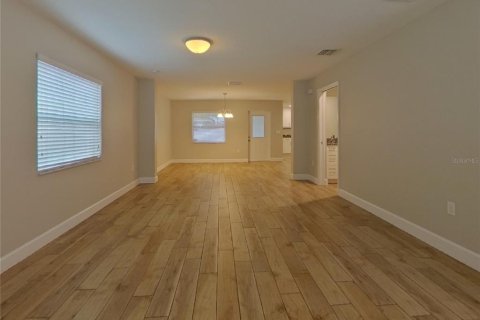 Casa en alquiler en Tampa, Florida, 3 dormitorios, 185.06 m2 № 1910905 - foto 3