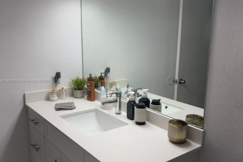 Купить кондоминиум в Майами, Флорида 2 спальни, 85.28м2, № 1897338 - фото 17