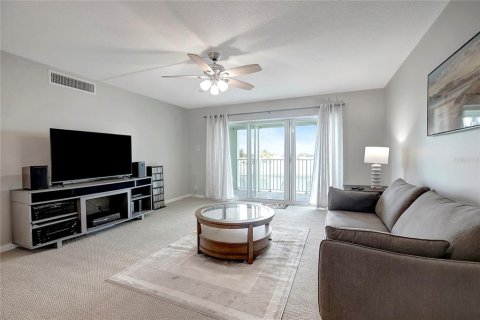 Condominio en venta en Saint Pete Beach, Florida, 2 dormitorios, 105.07 m2 № 2092290 - foto 12