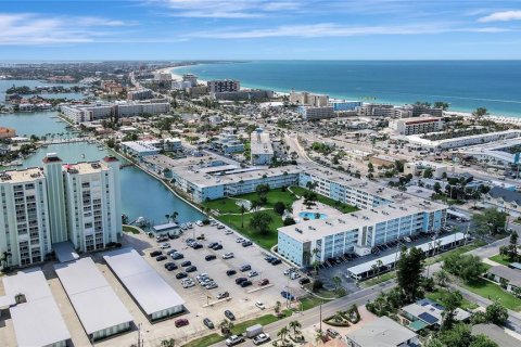 Condominio en venta en Saint Pete Beach, Florida, 2 dormitorios, 105.07 m2 № 2092290 - foto 15