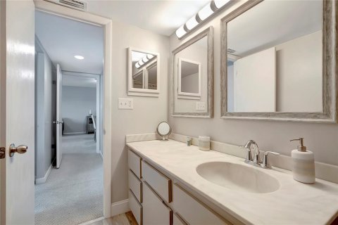 Condominio en venta en Saint Pete Beach, Florida, 2 dormitorios, 105.07 m2 № 2092290 - foto 4