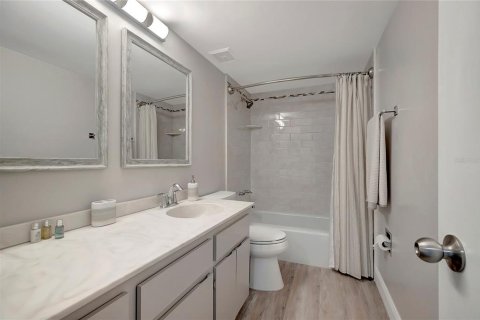Condominio en venta en Saint Pete Beach, Florida, 2 dormitorios, 105.07 m2 № 2092290 - foto 6