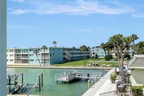 Condominio en venta en Saint Pete Beach, Florida, 2 dormitorios, 105.07 m2 № 2092290 - foto 22