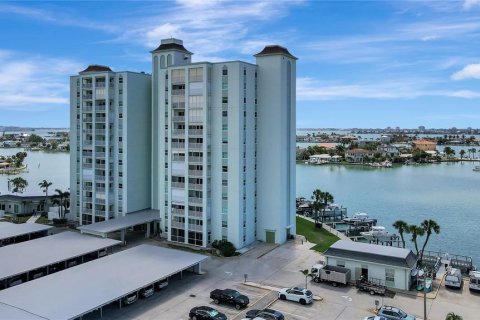 Condominio en venta en Saint Pete Beach, Florida, 2 dormitorios, 105.07 m2 № 2092290 - foto 29