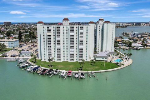 Condominio en venta en Saint Pete Beach, Florida, 2 dormitorios, 105.07 m2 № 2092290 - foto 10