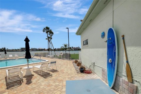 Condominio en venta en Saint Pete Beach, Florida, 2 dormitorios, 105.07 m2 № 2092290 - foto 24