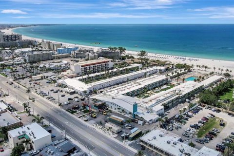 Condominio en venta en Saint Pete Beach, Florida, 2 dormitorios, 105.07 m2 № 2092290 - foto 16