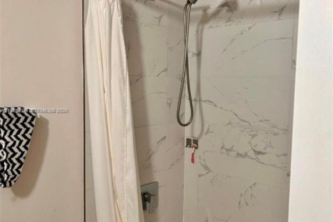 Купить кондоминиум в Майами, Флорида 3 спальни, 142.42м2, № 2050499 - фото 9