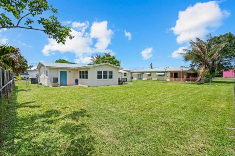House in St. Lucie, Florida 2 bedrooms, 107.49 sq.m. № 2188425 - photo 30