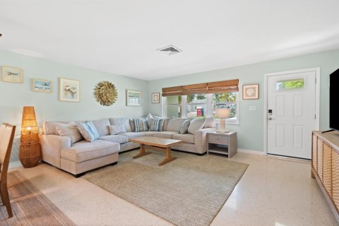 House in St. Lucie, Florida 2 bedrooms, 107.49 sq.m. № 2188425 - photo 5