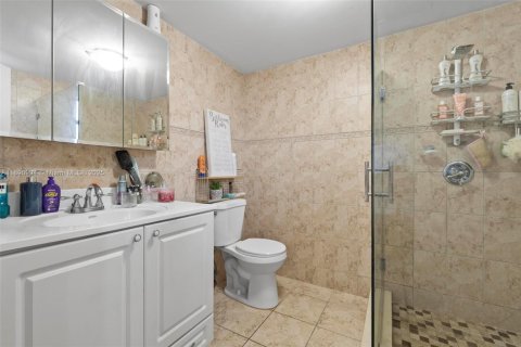 Condominio en venta en Hialeah, Florida, 3 dormitorios, 120.4 m2 № 1943768 - foto 24