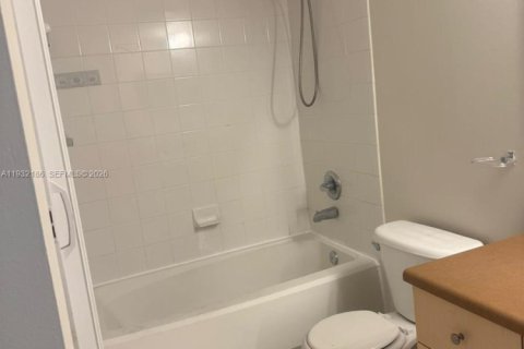 Купить кондоминиум в Уэст-Палм-Бич, Флорида 3 спальни, 120.77м2, № 2088859 - фото 12