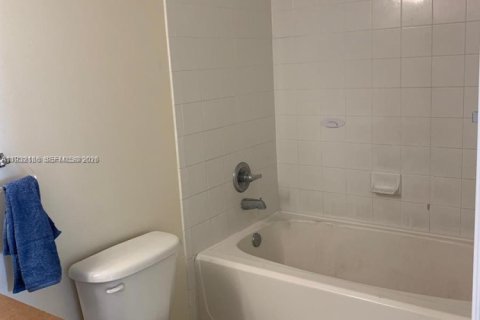 Купить кондоминиум в Уэст-Палм-Бич, Флорида 3 спальни, 120.77м2, № 2088859 - фото 7