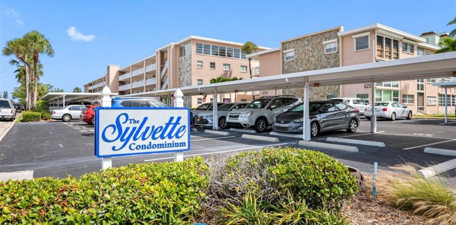 Condominio en Saint Pete Beach, Florida, 2 dormitorios  № 2410135