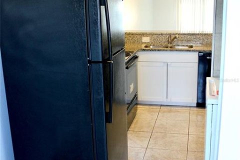 Villa ou maison à louer à Kissimmee, Floride: 2 chambres, 92.07 m2 № 2388262 - photo 6