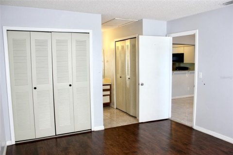 Villa ou maison à louer à Kissimmee, Floride: 2 chambres, 92.07 m2 № 2388262 - photo 15