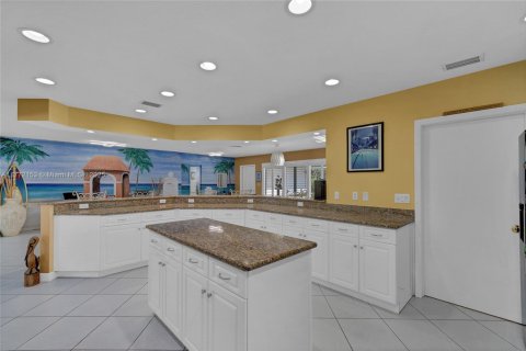 House in Fort Lauderdale, Florida 5 bedrooms, 268.3 sq.m. № 1713956 - photo 21