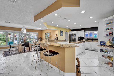 House in Fort Lauderdale, Florida 5 bedrooms, 268.3 sq.m. № 1713956 - photo 16