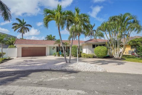 House in Fort Lauderdale, Florida 5 bedrooms, 268.3 sq.m. № 1713956 - photo 11