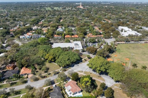 Купить виллу или дом в Корал-Гейблс, Флорида 3 спальни, 185.62м2, № 2067570 - фото 26