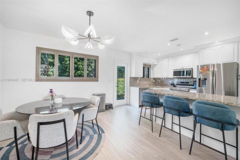 Купить виллу или дом в Корал-Гейблс, Флорида 3 спальни, 185.62м2, № 2067570 - фото 9