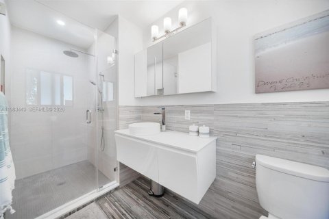 Купить виллу или дом в Корал-Гейблс, Флорида 3 спальни, 185.62м2, № 2067570 - фото 22