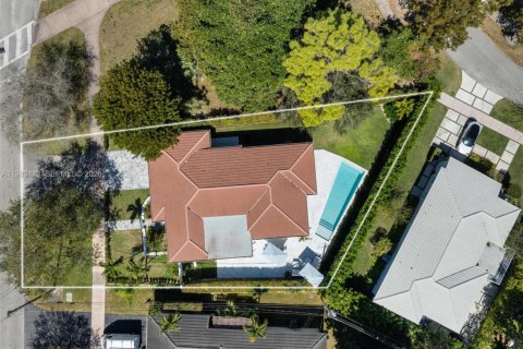 Купить виллу или дом в Корал-Гейблс, Флорида 3 спальни, 185.62м2, № 2067570 - фото 24