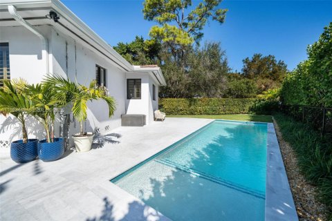 Купить виллу или дом в Корал-Гейблс, Флорида 3 спальни, 185.62м2, № 2067570 - фото 13