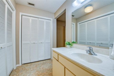 House in Tampa, Florida 3 bedrooms, 166.76 sq.m. № 1834659 - photo 26