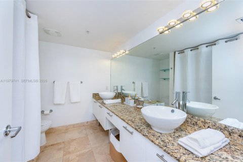 Снять в аренду кондоминиум в Майами, Флорида 2 спальни, 130.25м2, № 2079417 - фото 15