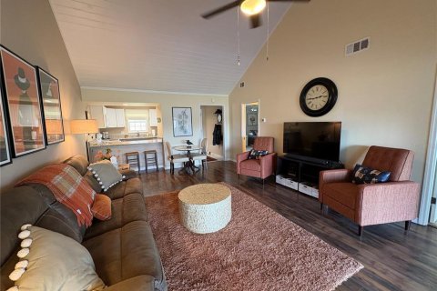 Condo in Apopka, Florida, 2 bedrooms  № 1800179 - photo 7