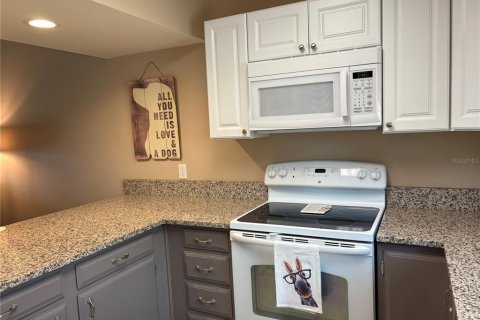 Condo in Apopka, Florida, 2 bedrooms  № 1800179 - photo 3
