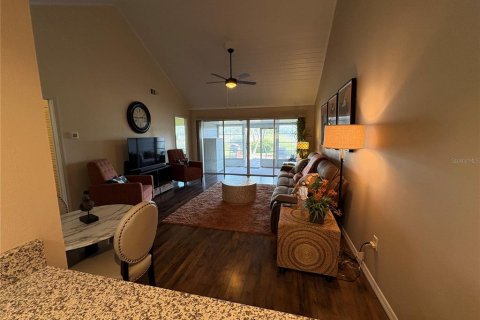 Condo in Apopka, Florida, 2 bedrooms  № 1800179 - photo 6