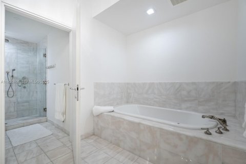 Снять в аренду кондоминиум в Майами-Бич, Флорида 2 спальни, 149.2м2, № 2034485 - фото 7