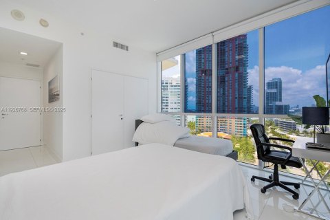 Condo in Miami Beach, Florida, 2 bedrooms № 2034485