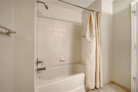 Condominio en alquiler en Sarasota, Florida, 2 dormitorios, 100.71 m2 № 2198408 - foto 19