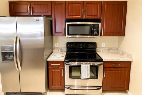 Condominio en alquiler en Sarasota, Florida, 2 dormitorios, 100.71 m2 № 2198408 - foto 8