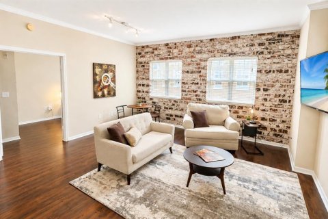Condominio en alquiler en Sarasota, Florida, 2 dormitorios, 100.71 m2 № 2198408 - foto 3