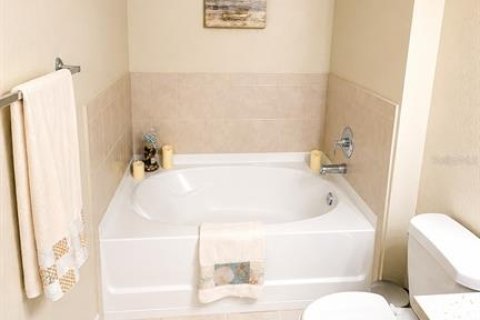 Condominio en alquiler en Sarasota, Florida, 2 dormitorios, 100.71 m2 № 2198408 - foto 12