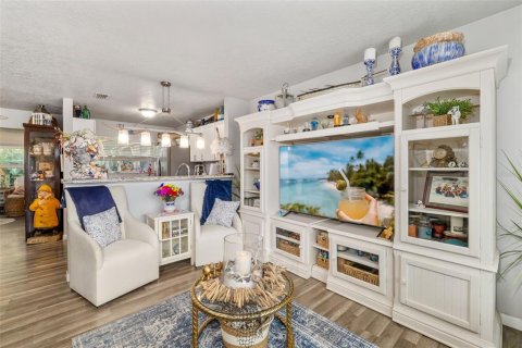 Casa en venta en Bradenton, Florida, 3 dormitorios, 112.6 m2 № 1796662 - foto 5