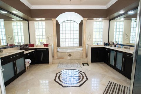 Купить виллу или дом в Бойнтон-Бич, Флорида 5 спален, 451.6м2, № 1968760 - фото 23