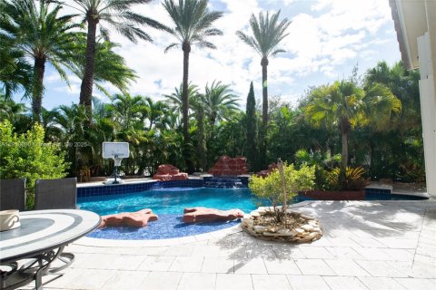 Купить виллу или дом в Бойнтон-Бич, Флорида 5 спален, 451.6м2, № 1968760 - фото 17