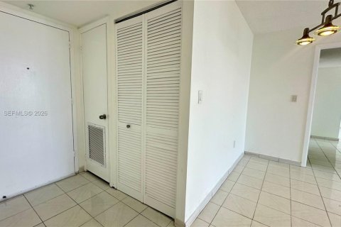 Снять в аренду кондоминиум в Авентура, Флорида 2 спальни, 99.68м2, № 2003796 - фото 8