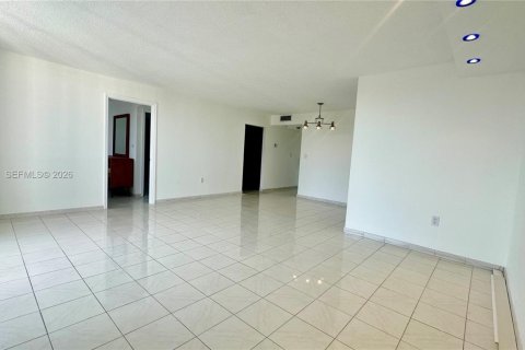 Снять в аренду кондоминиум в Авентура, Флорида 2 спальни, 99.68м2, № 2003796 - фото 17