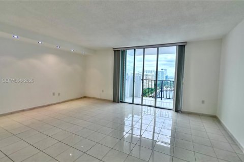 Снять в аренду кондоминиум в Авентура, Флорида 2 спальни, 99.68м2, № 2003796 - фото 19
