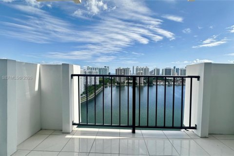 Кондоминиум с 2 спальнями в Авентура, Флорида № 2003796