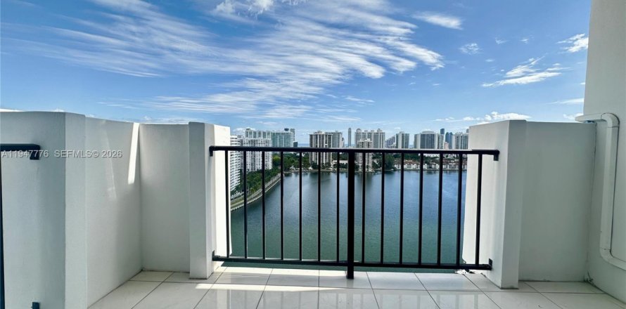 Кондоминиум с 2 спальнями в Авентура, Флорида № 2003796