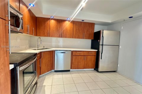 Снять в аренду кондоминиум в Авентура, Флорида 2 спальни, 99.68м2, № 2003796 - фото 6